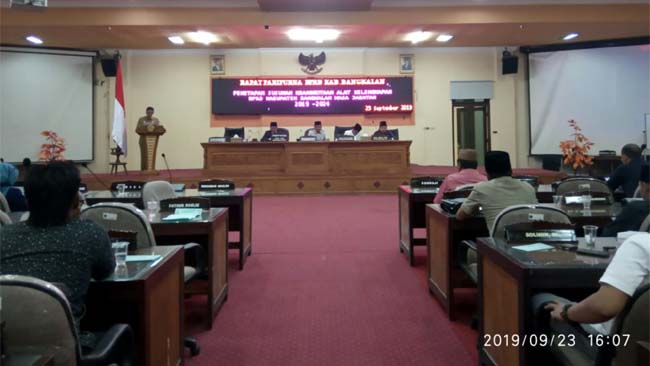 rapat paripurna DPRD Bangkalan tentang pembentukan susunan AKD, Senin (23/9/2019)