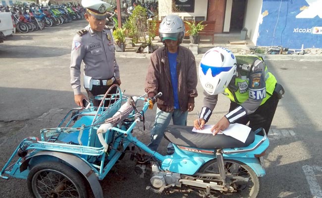 Satlantas Polres Bangkalan Tindak Bentor