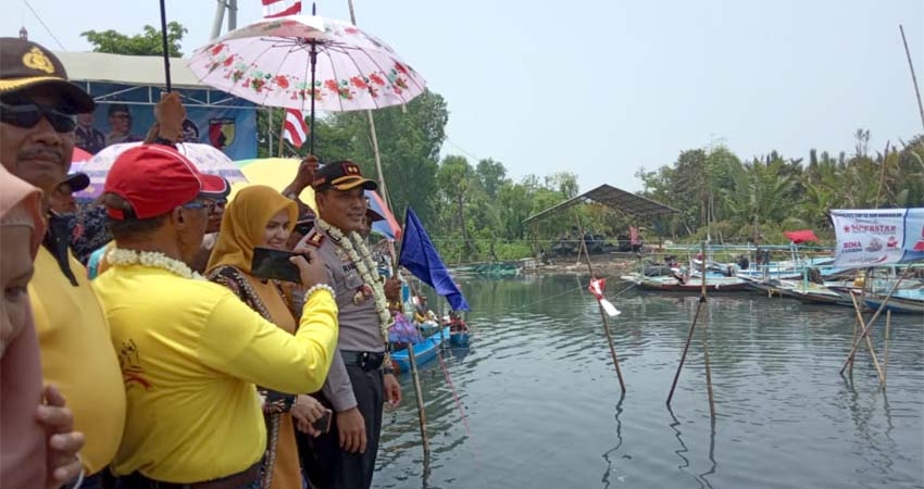 Kapolres Bangkalan AKBP Rama Samtama Putra saat di lokasi Lomba Dayung