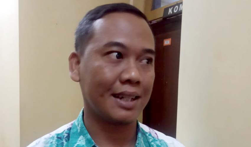 Sekretaris Badan Kepegawaian dan Pengembangan Sumber Daya Aparatur (BKPSDA) Ari Murfianto saat diwawancarai