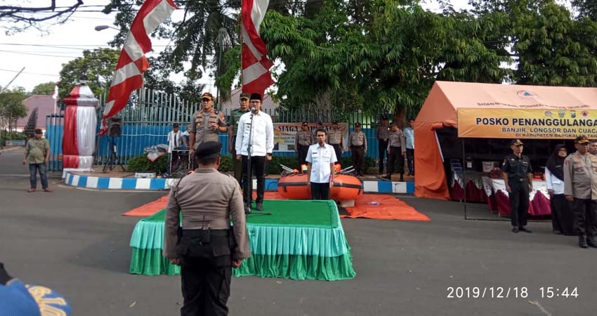 Apel Kesiapsiagaan Personil bencana alam di halaman depan pendopo Bangkalan