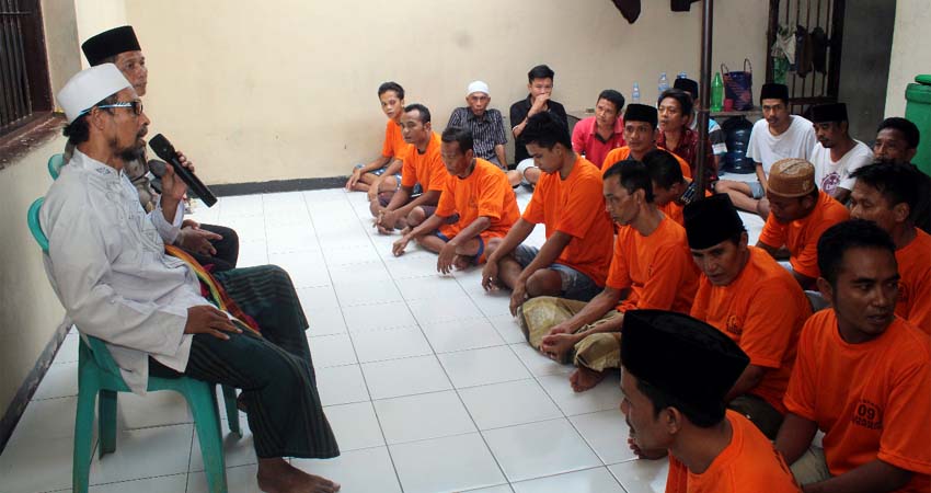 Tahanan polres Bangkalan saat menyimak pembinaan rohani dan mental