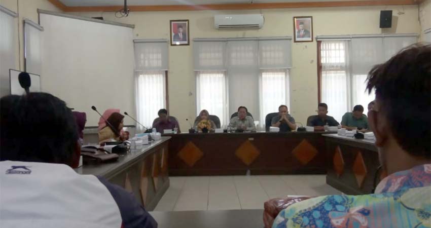 suasana audiensi DKR di DPRD Bangkalan