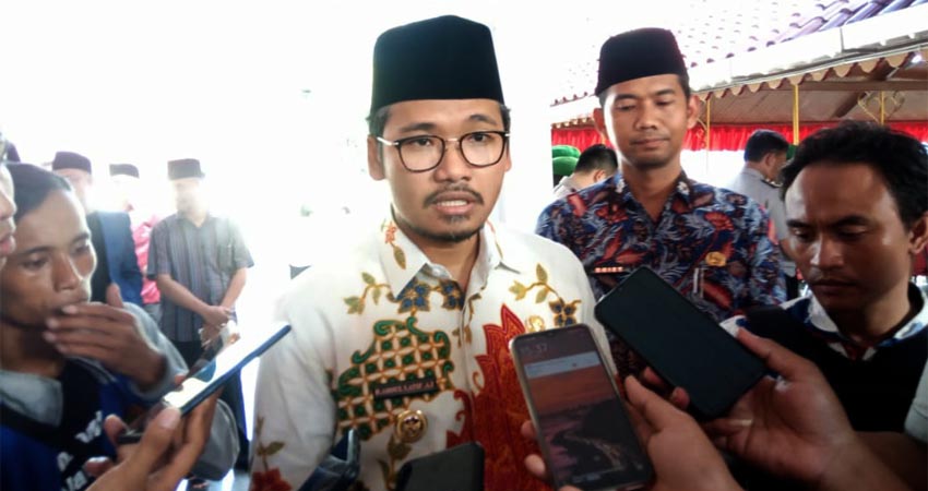 Bupati Bangkalan saat diwawancarai pers