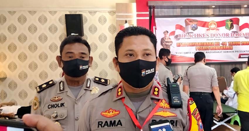 Sambut HUT Bhayangkara ke 74, Ratusan Anggota Polres Bangkalan Gelar Donor Darah